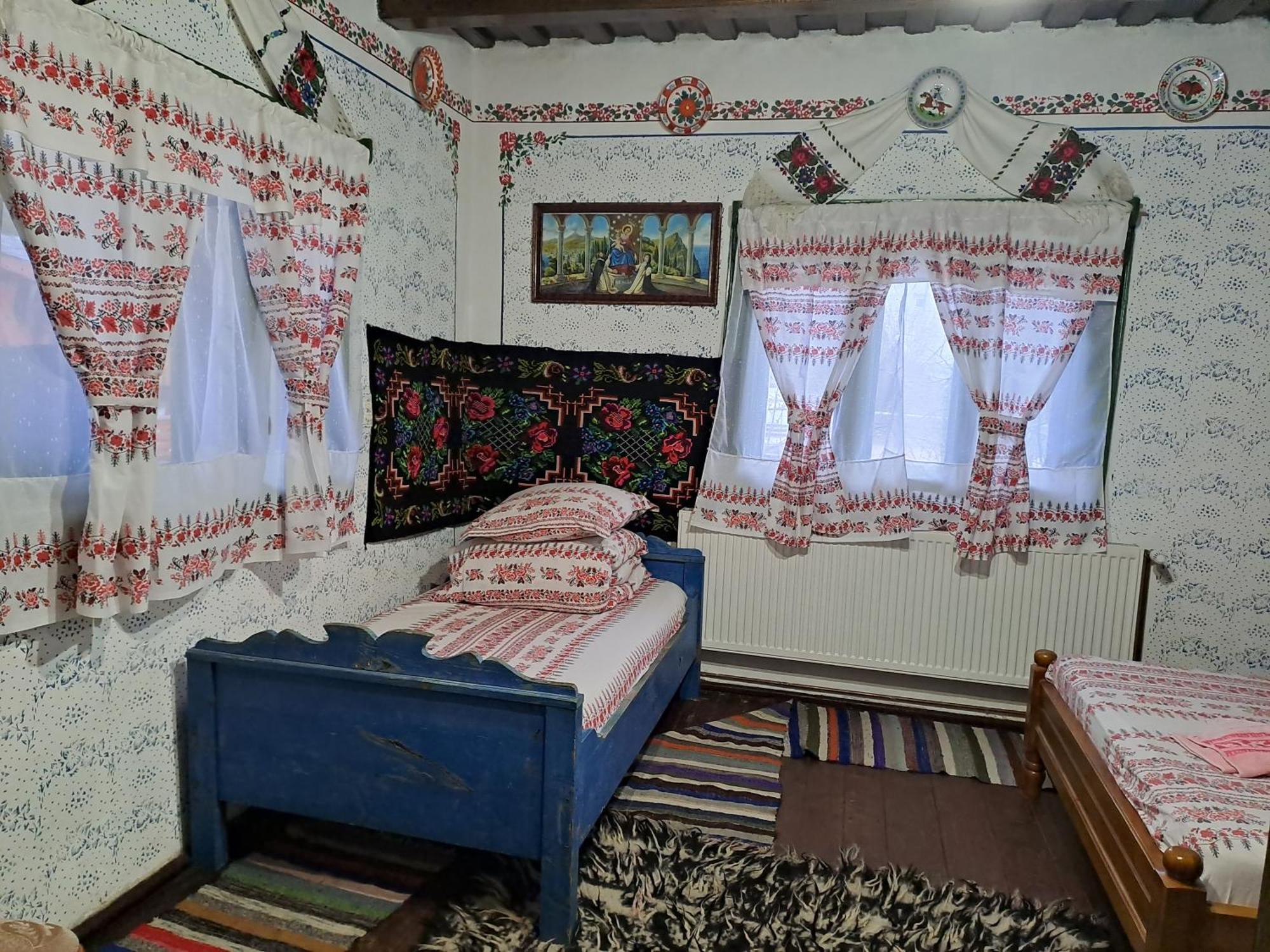 Complex Traditional Casuta Bunicilor-Breb Habitación foto